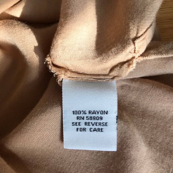 De Rigueur Provisions Beige Top - Picture 6 of 8